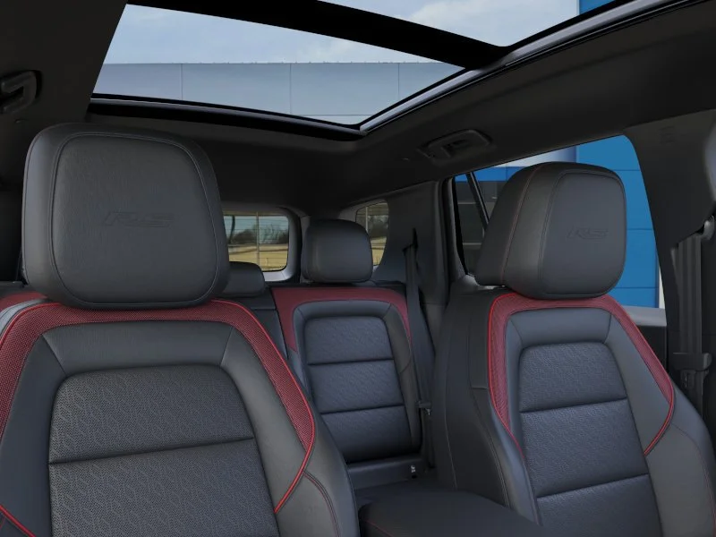 New 2027 Polar White Tricoat Chevrolet AWD RS image 25