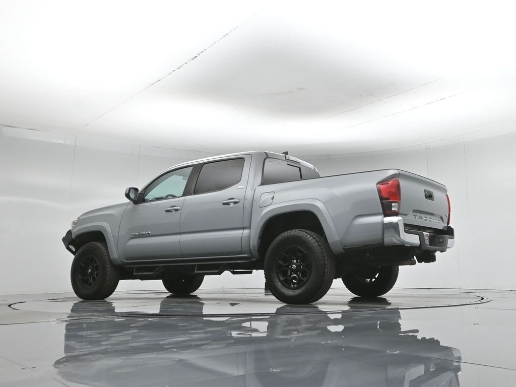 Used 2019 Gray Toyota SR5 image 3