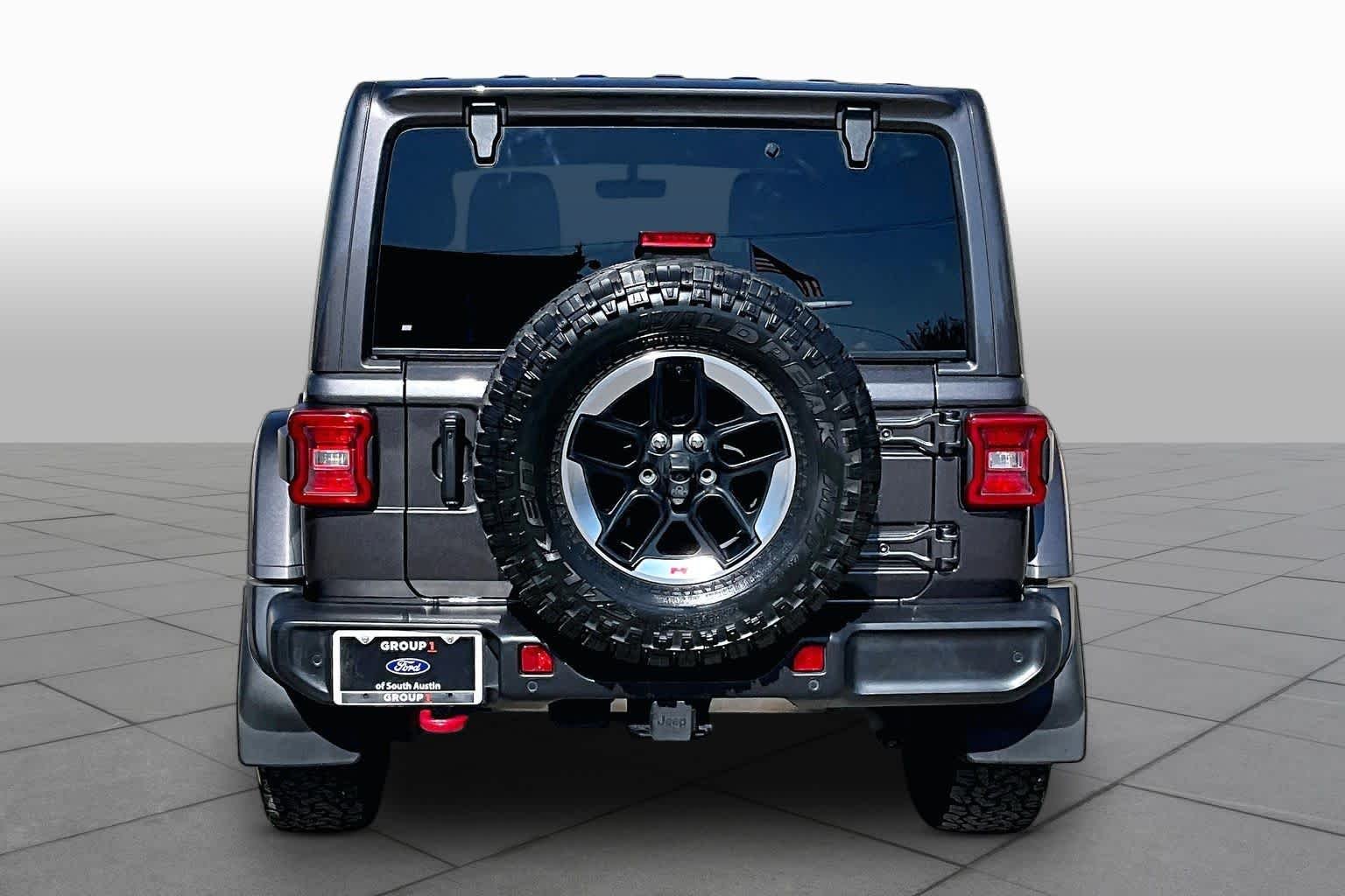 Used 2021 Granite Crystal Clearcoat Metallic Jeep Unlimited Rubicon image 5