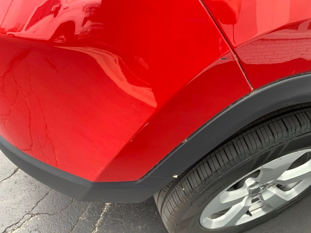 Used 2019 Redline Pearlcoat Jeep Latitude image 14