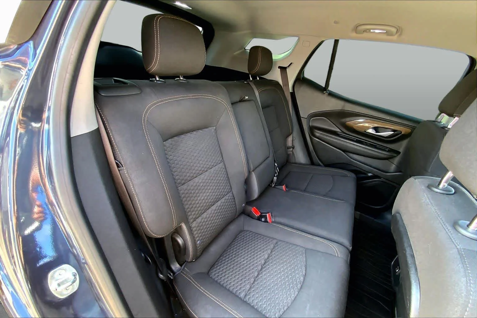 Used 2019 BLUE STEEL METALLIC GMC SLE image 19