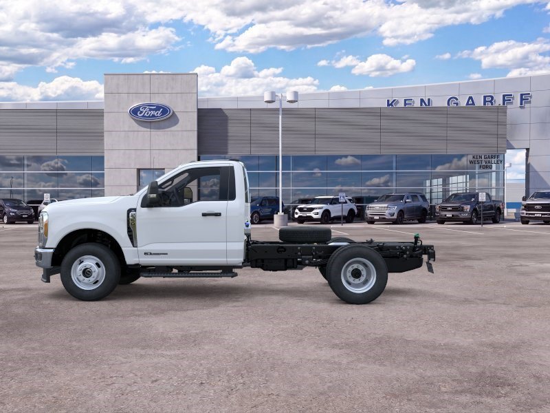 New 2026 Oxford White Ford XL image 3