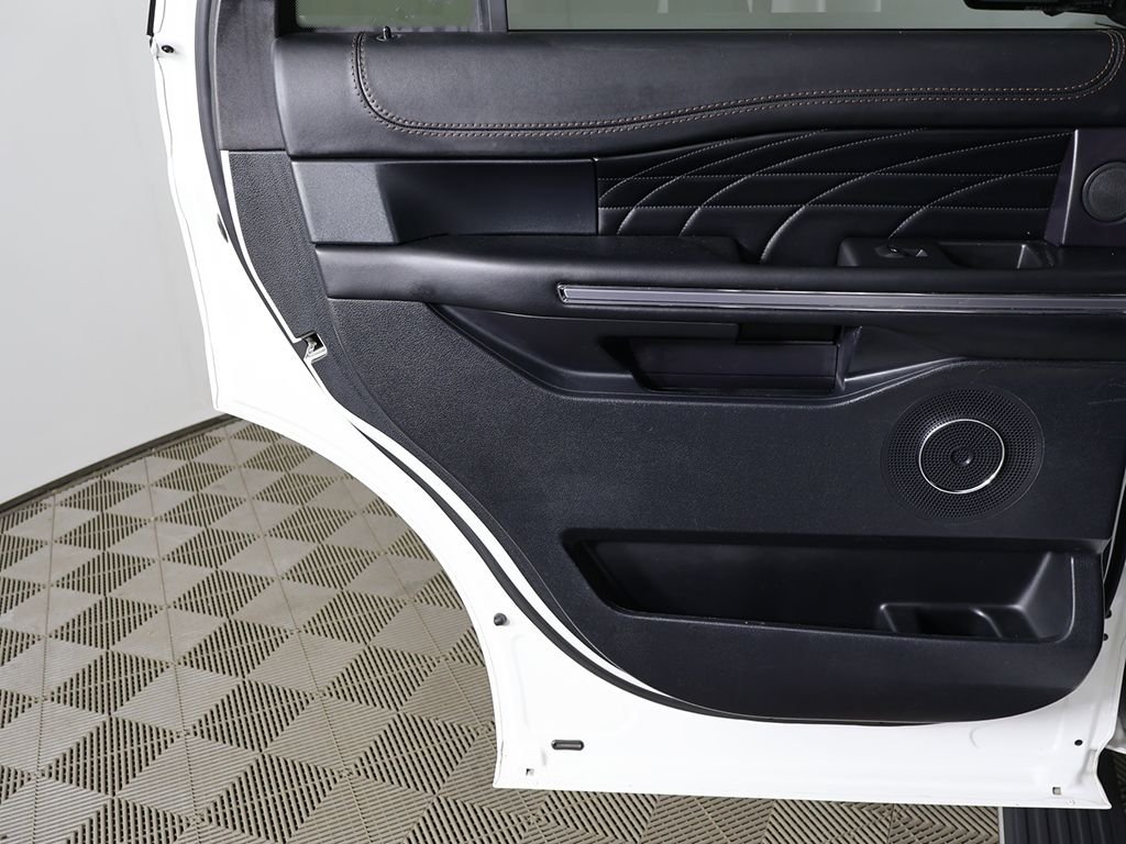 Used 2020 White Ford Platinum image 26