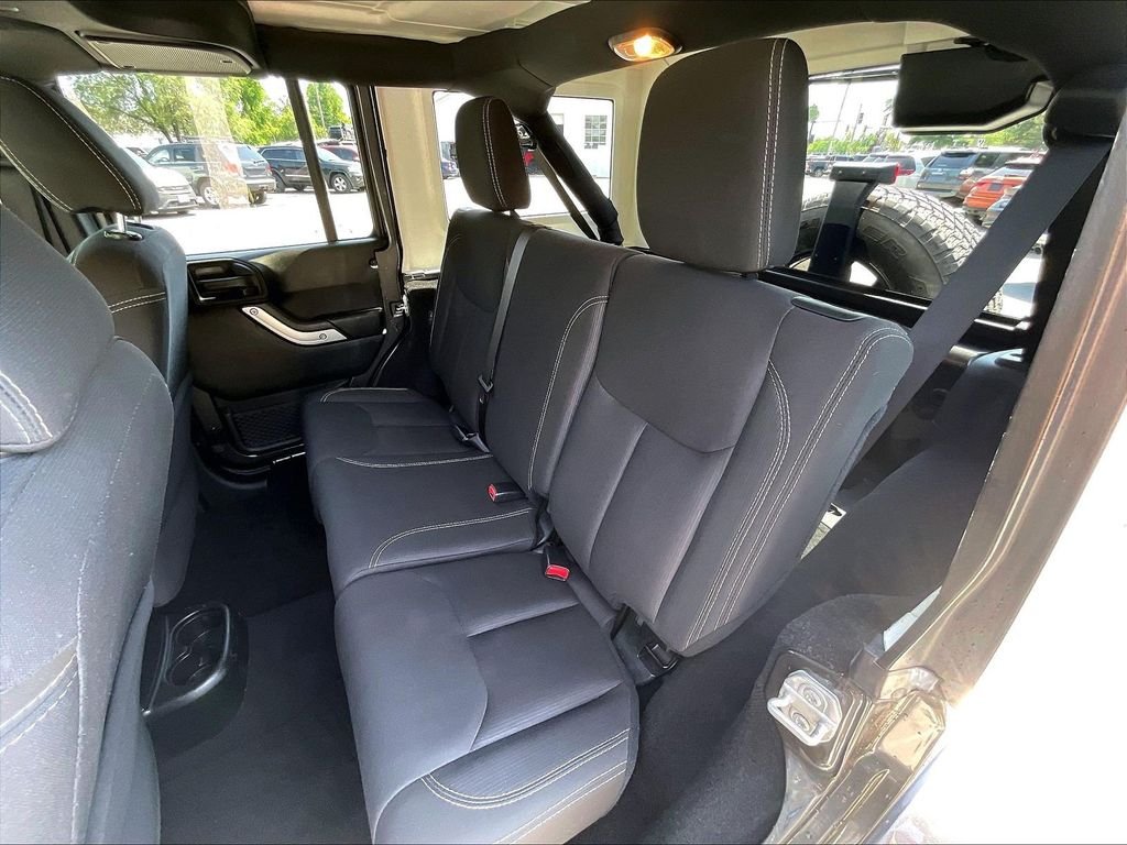 Used 2018 Gray Jeep Unlimited Sahara image 24