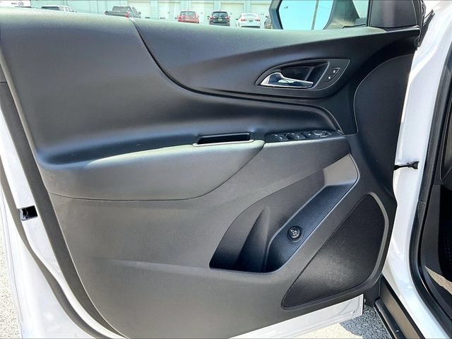 Used 2024 Summit White Chevrolet LT image 9