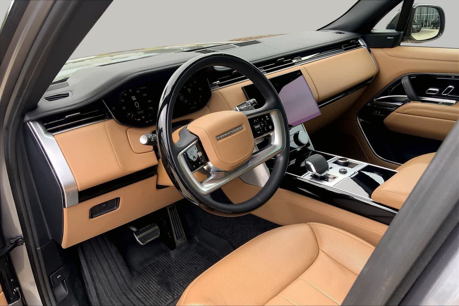 Used 2023 Eiger Grey Metallic Land Rover SE image 16