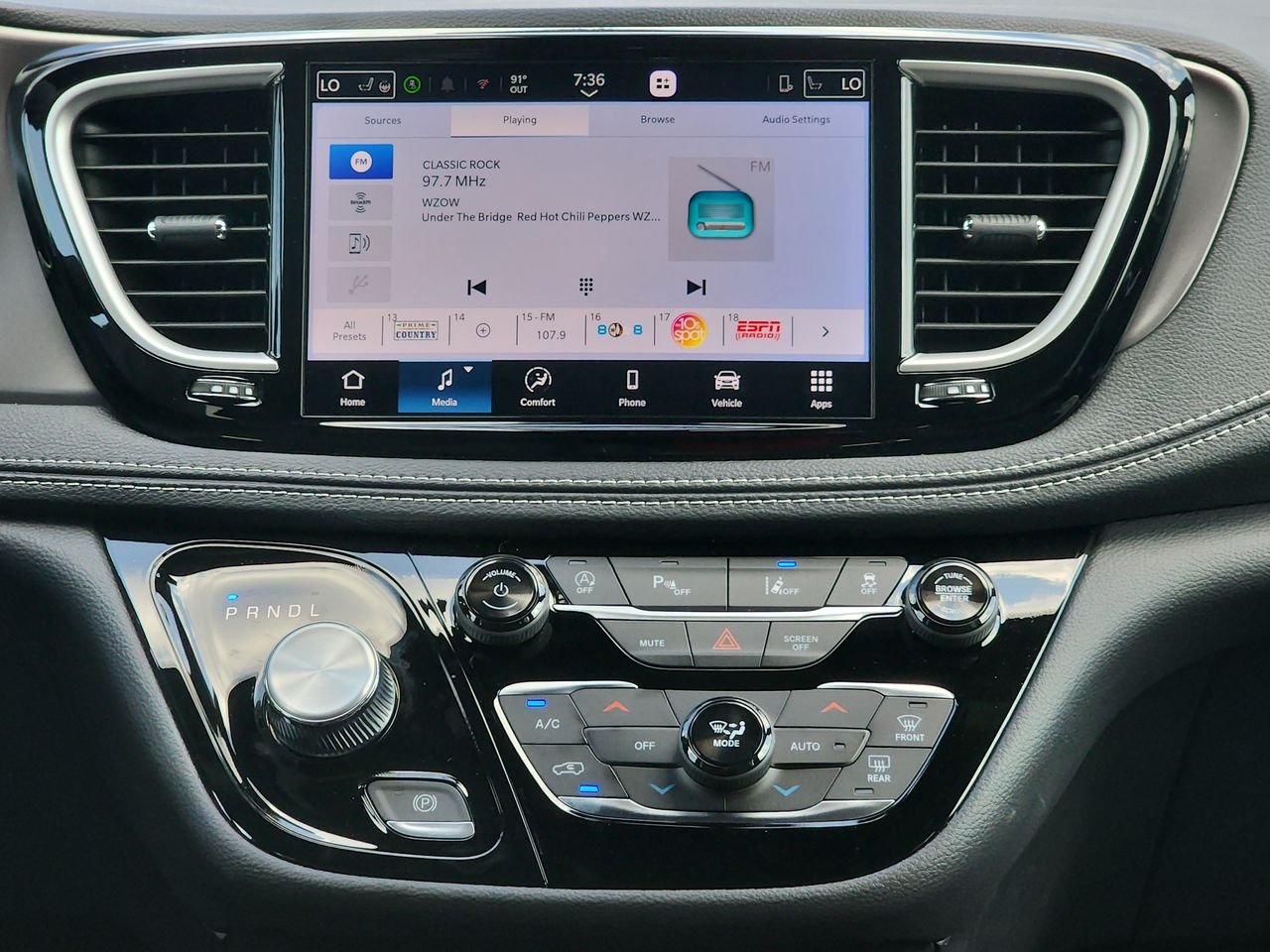 2026 Chrysler Pacifica Select - Photo 15