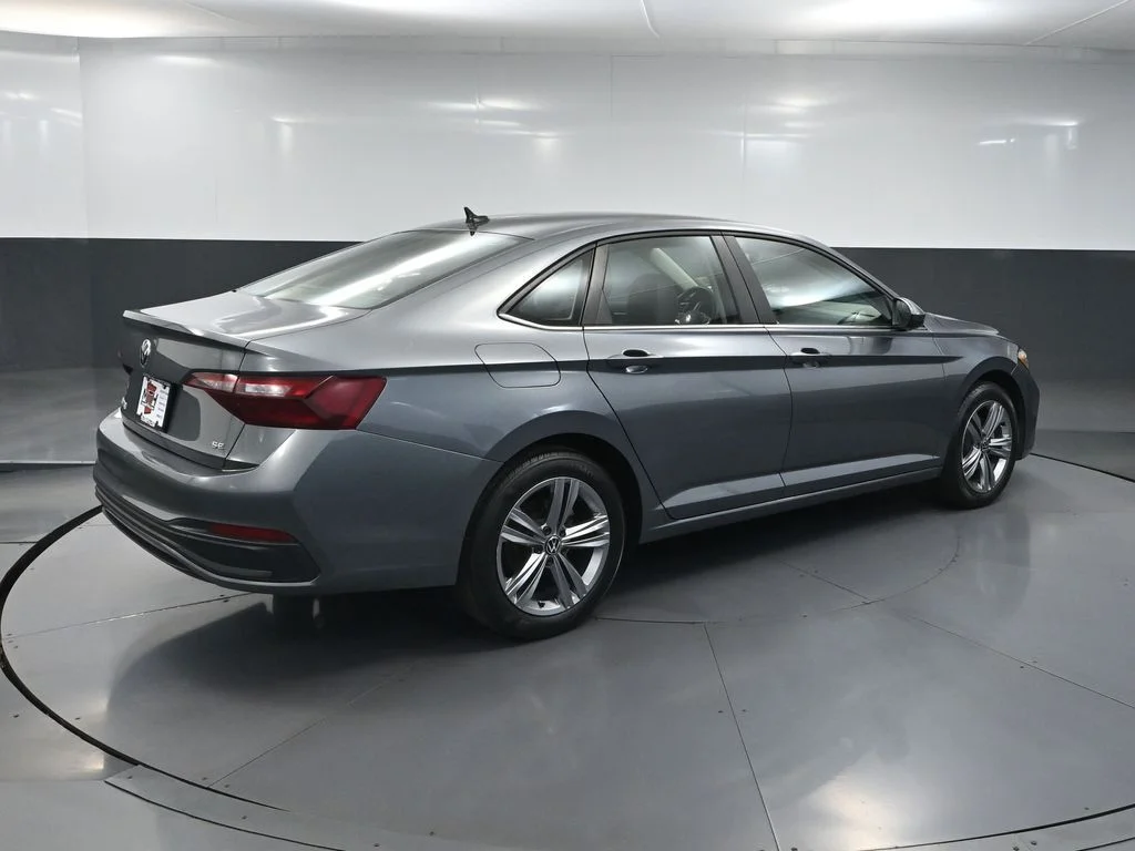 Used 2024 Gray Volkswagen 1.5T SE image 5