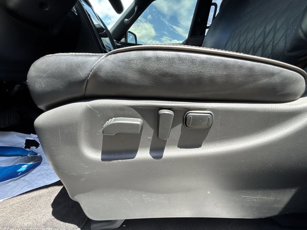 Used 2021 Black INFINITI Sensory image 14