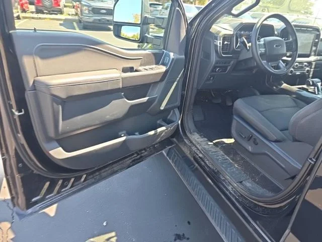 Used 2023 Black Ford XLT image 18