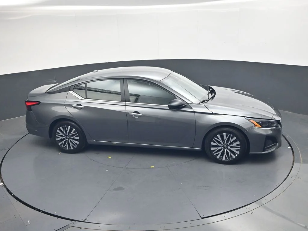 Used 2025 Gray Nissan 2.5 SV image 24