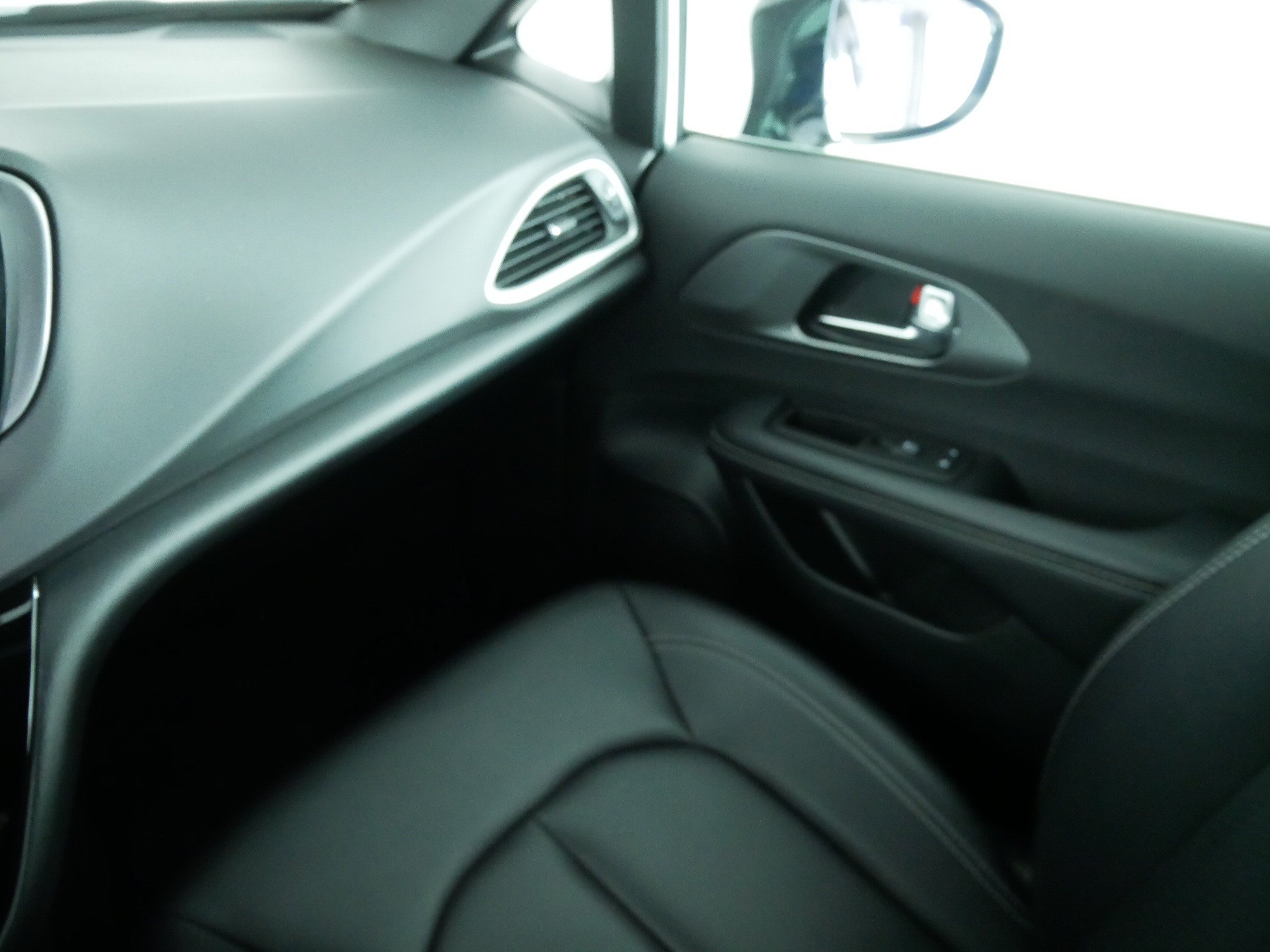 Used 2026 Bright White Clearcoat Chrysler Select image 11