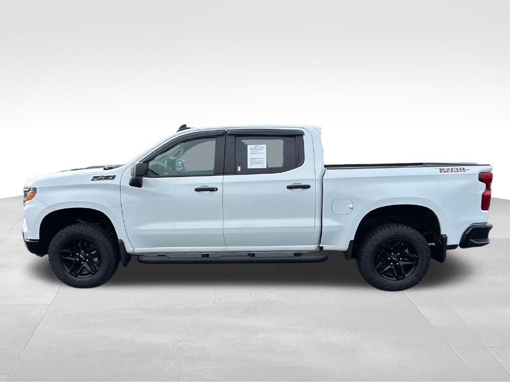 Used 2025 White Chevrolet Custom Trail Boss image 3
