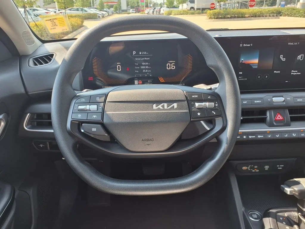 Used 2025 Red Kia LXS image 20