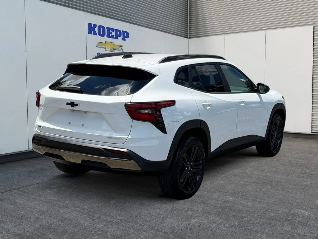 New 2026 Summit White Chevrolet ACTIV image 5