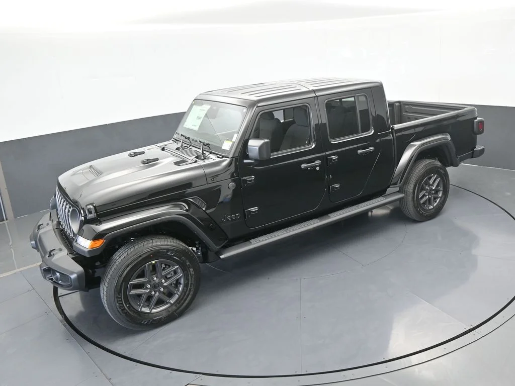 New 2026 Black Clear-Coat Exterior Paint Jeep Sport S image 39