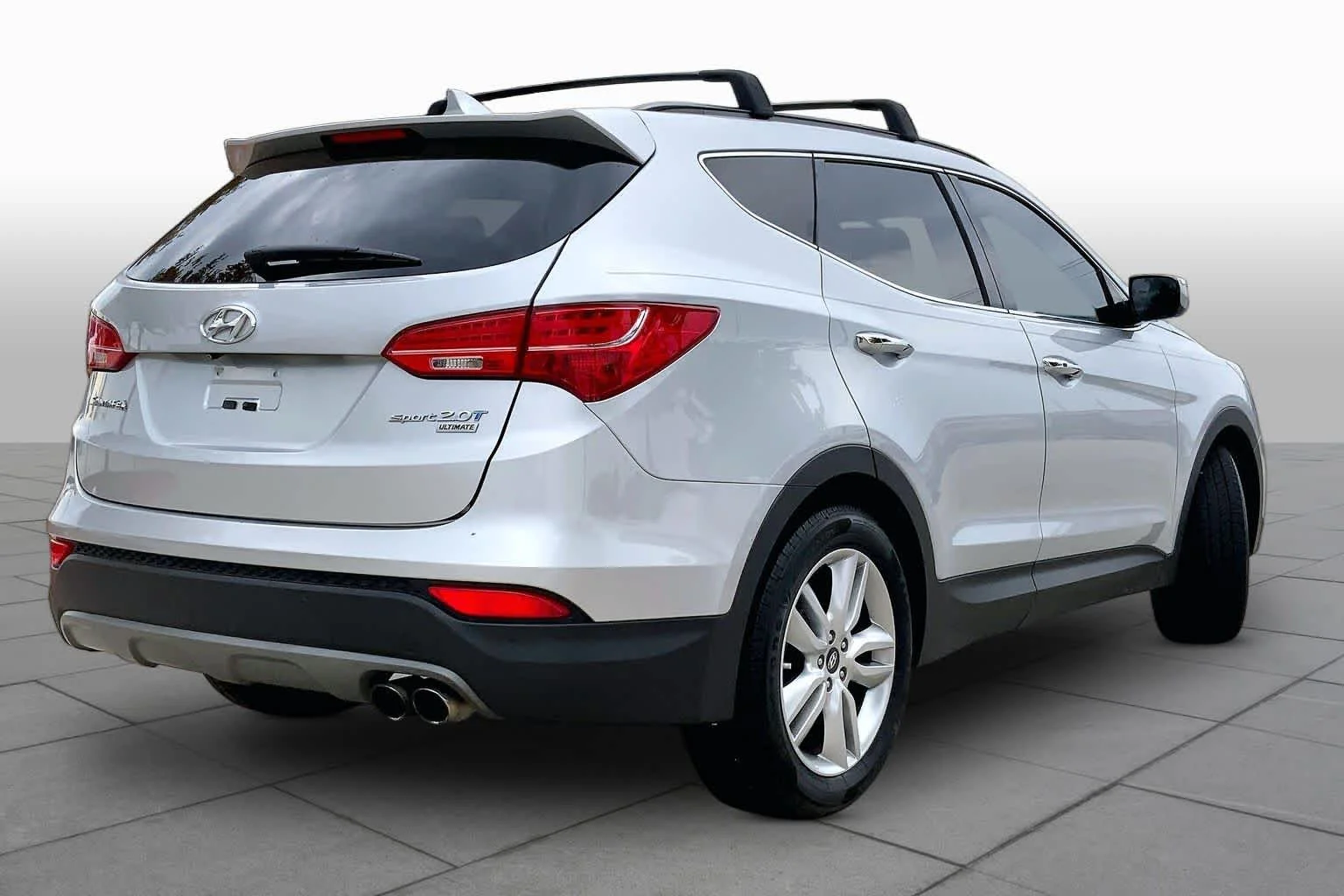 Used 2016 Sparkling Silver Hyundai  image 13