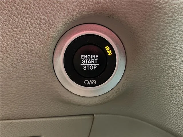 Used 2024 White Chrysler Select Front-Wheel Drive Passenger image 17