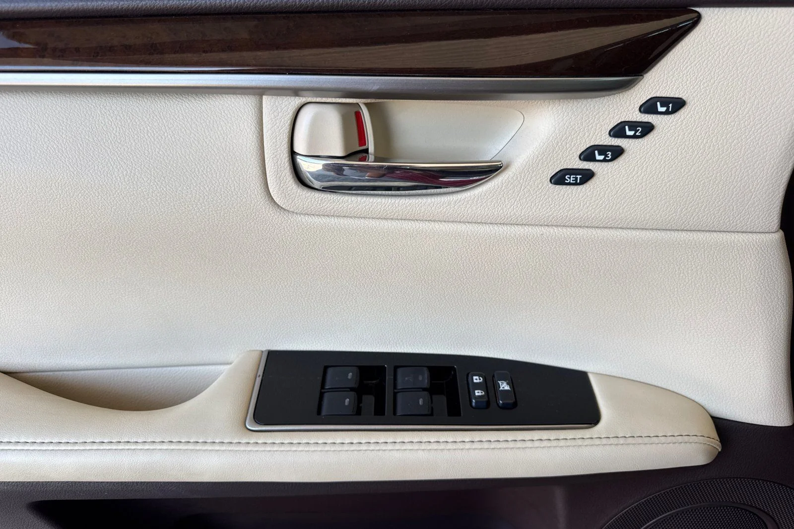 Used 2018 Matador Red Mica Lexus 350 image 14