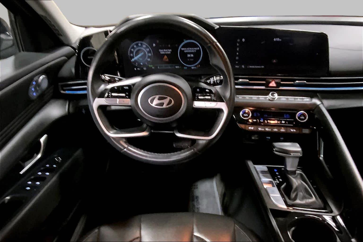 Used 2025 Abyss Black Hyundai Limited image 6