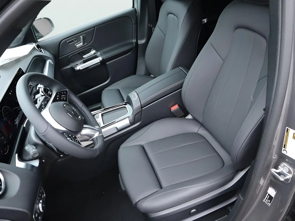 New 2026 Mountain Grey Metallic Mercedes-Benz GLB 250 image 28