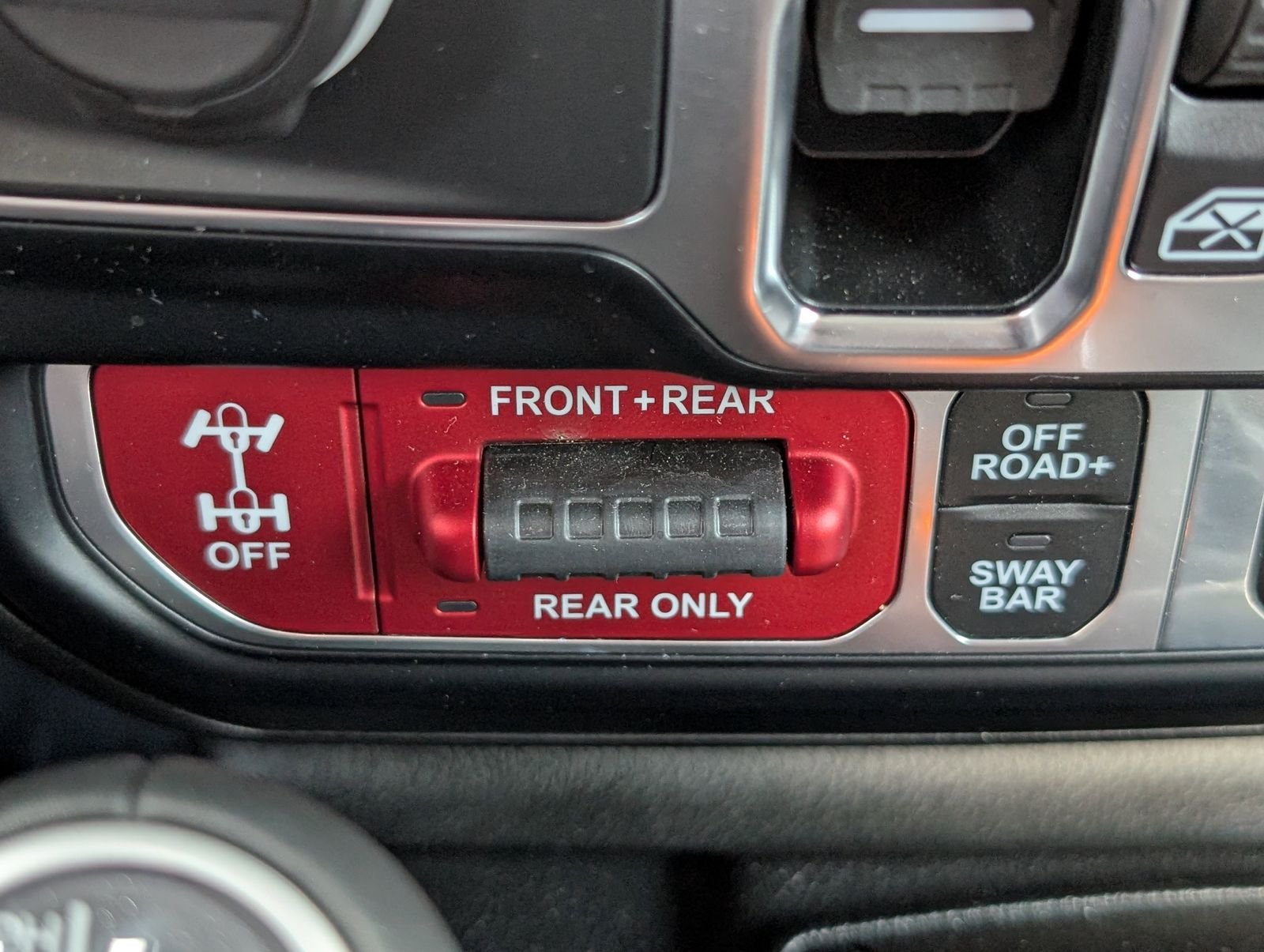 Used 2024 Crystal Metallic Jeep Rubicon image 22