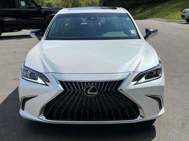 Used 2024 White Lexus 350 image 8