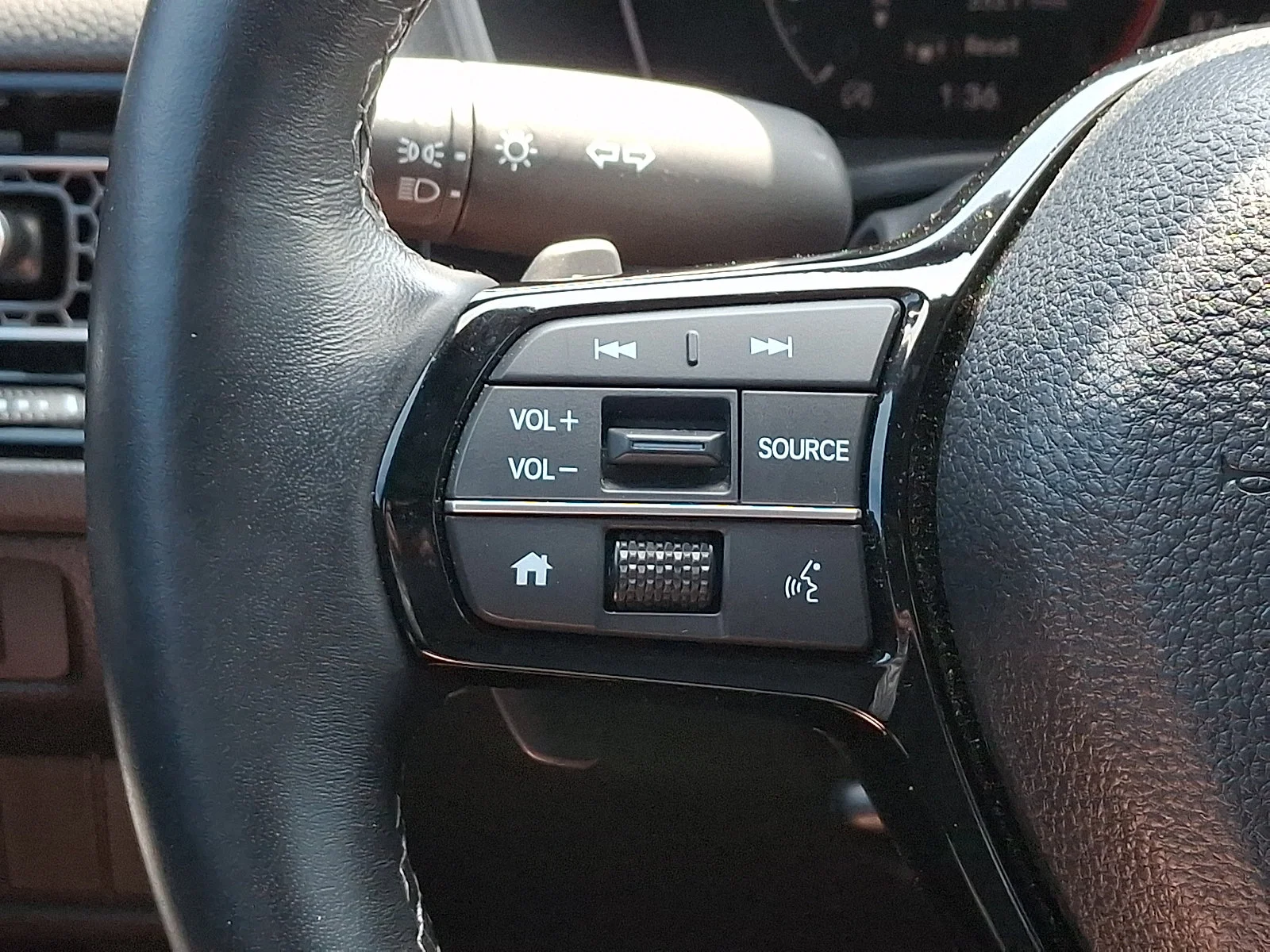 Certified Used 2025 Solar Silver Metallic - SA Honda Sport image 20