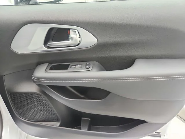 2026 Chrysler Pacifica Limited - Photo 34