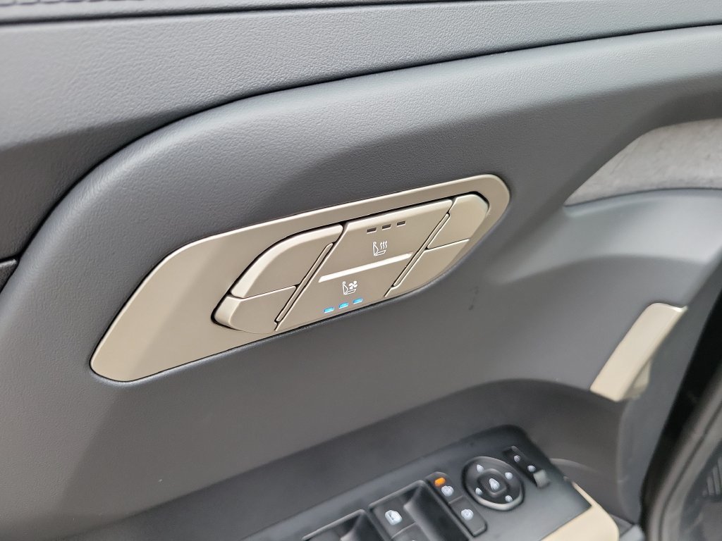 New 2027 Ebony Black Kia EX image 20