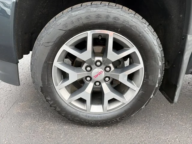 Used 2018 DARK SLATE METALLIC GMC SLT image 30