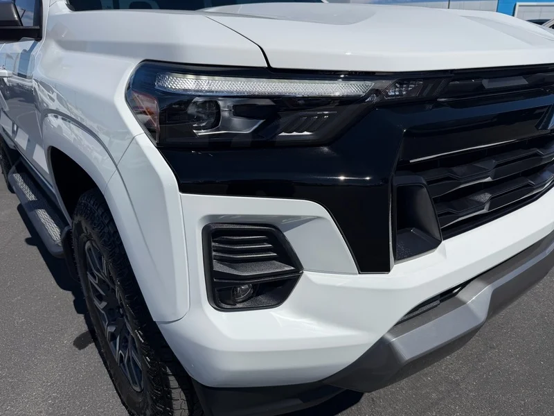 Used 2025 Summit White Chevrolet Z71 image 28