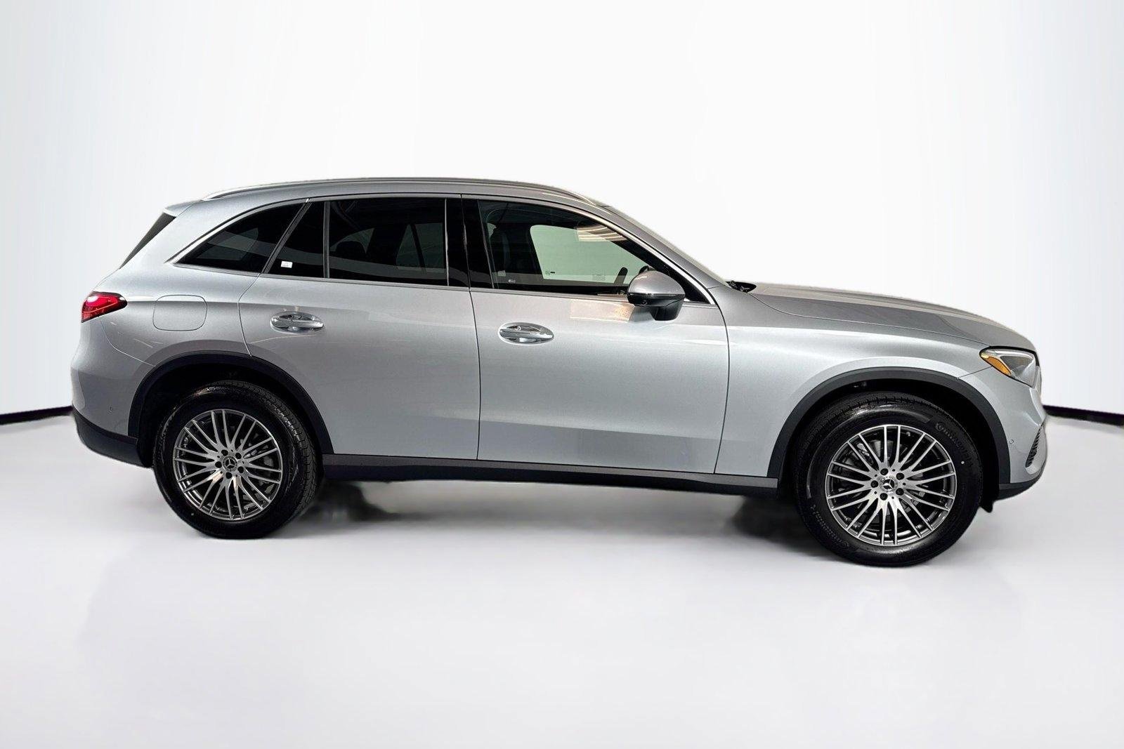 New 2026 Cirrus Silver Metallic Mercedes-Benz GLC 300 image 4