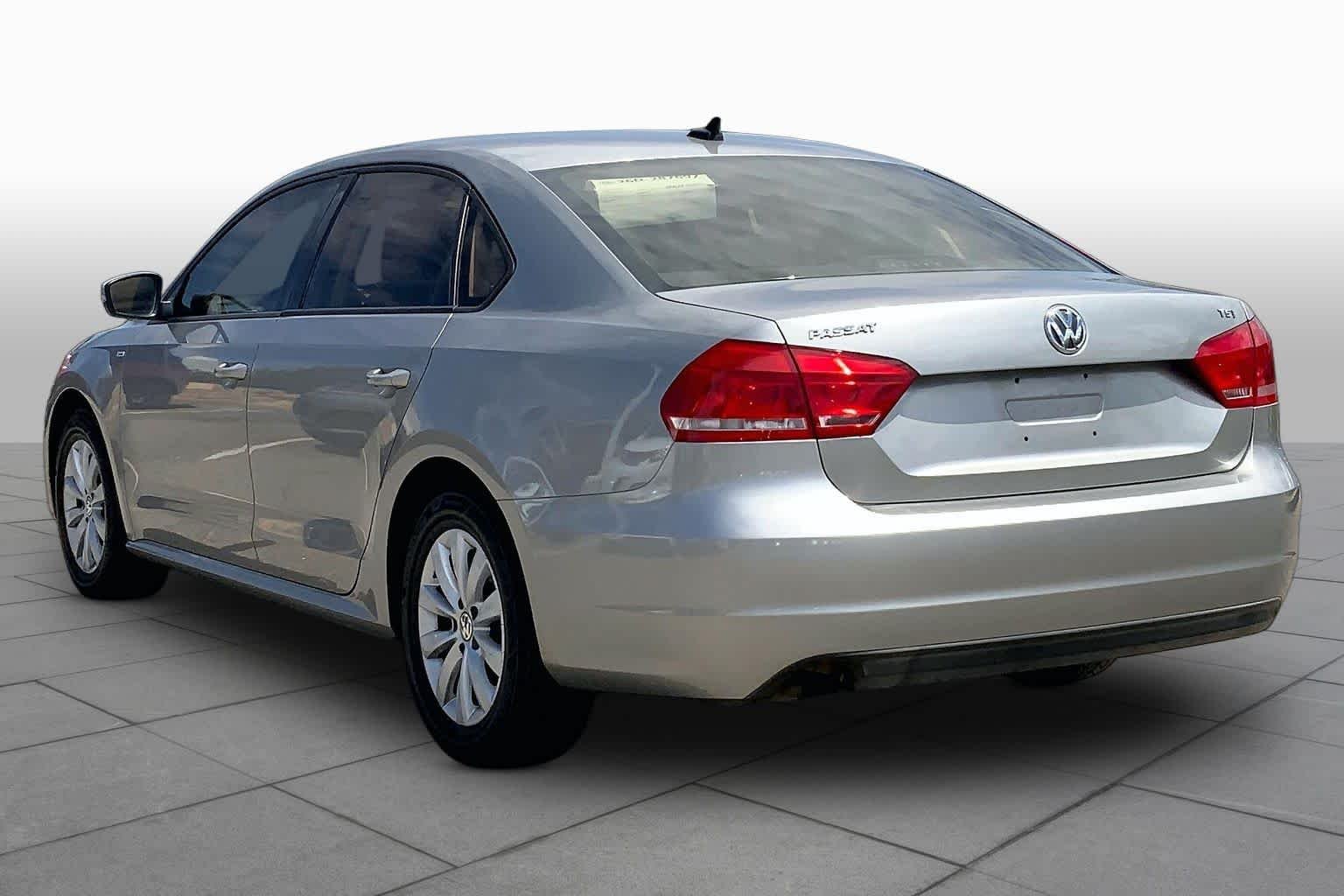 Used 2014 Reflex Silver Metallic Volkswagen S image 11