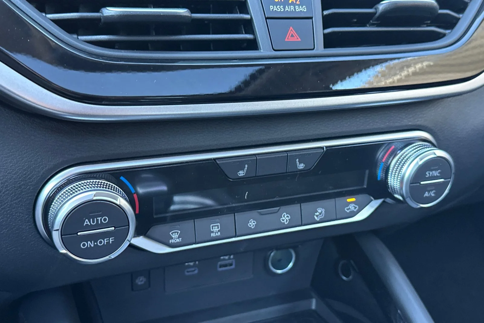 2025 Nissan Altima SR - Photo 19