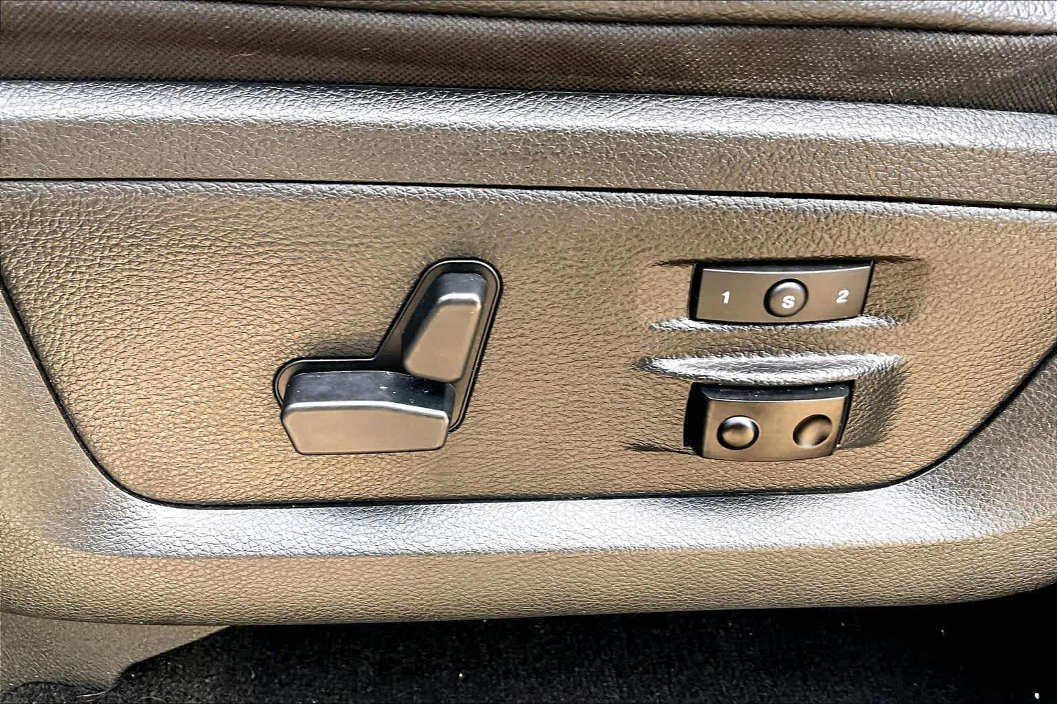 Used 2018 Granite Crystal Metallic Clearcoat Ram Laramie image 33