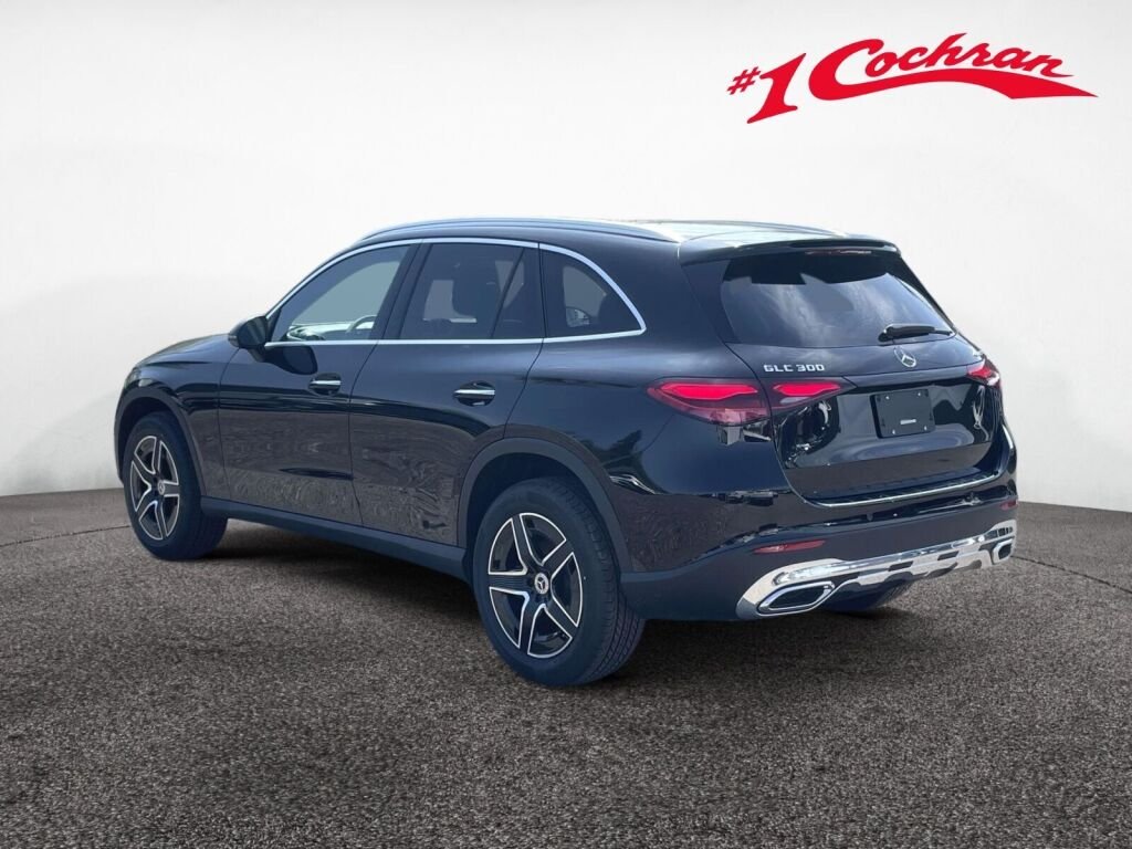 New 2026 2040/Black Mercedes-Benz GLC 300 image 9