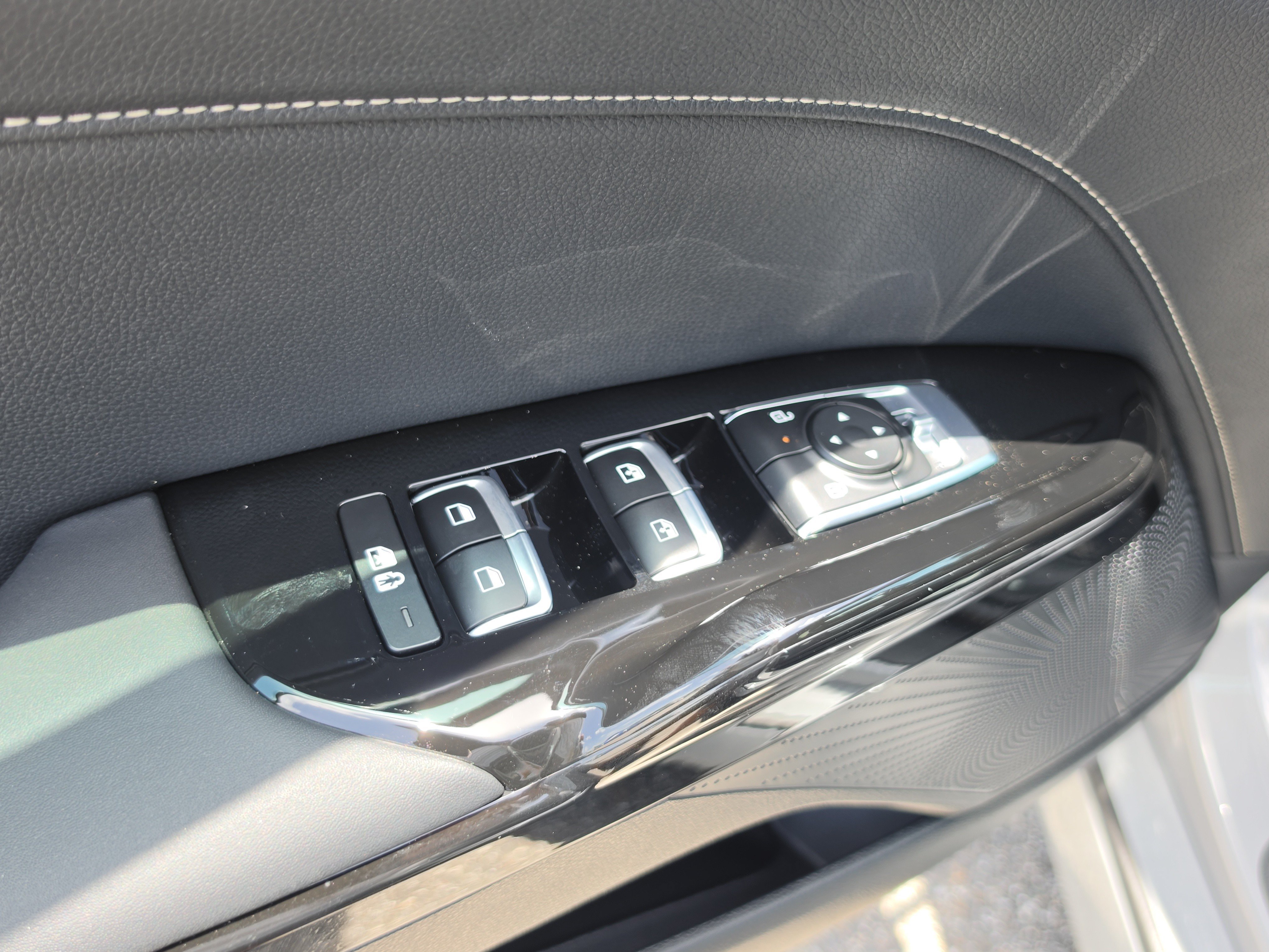 New 2026 Wolf Gray Kia GT-Line FWD image 19