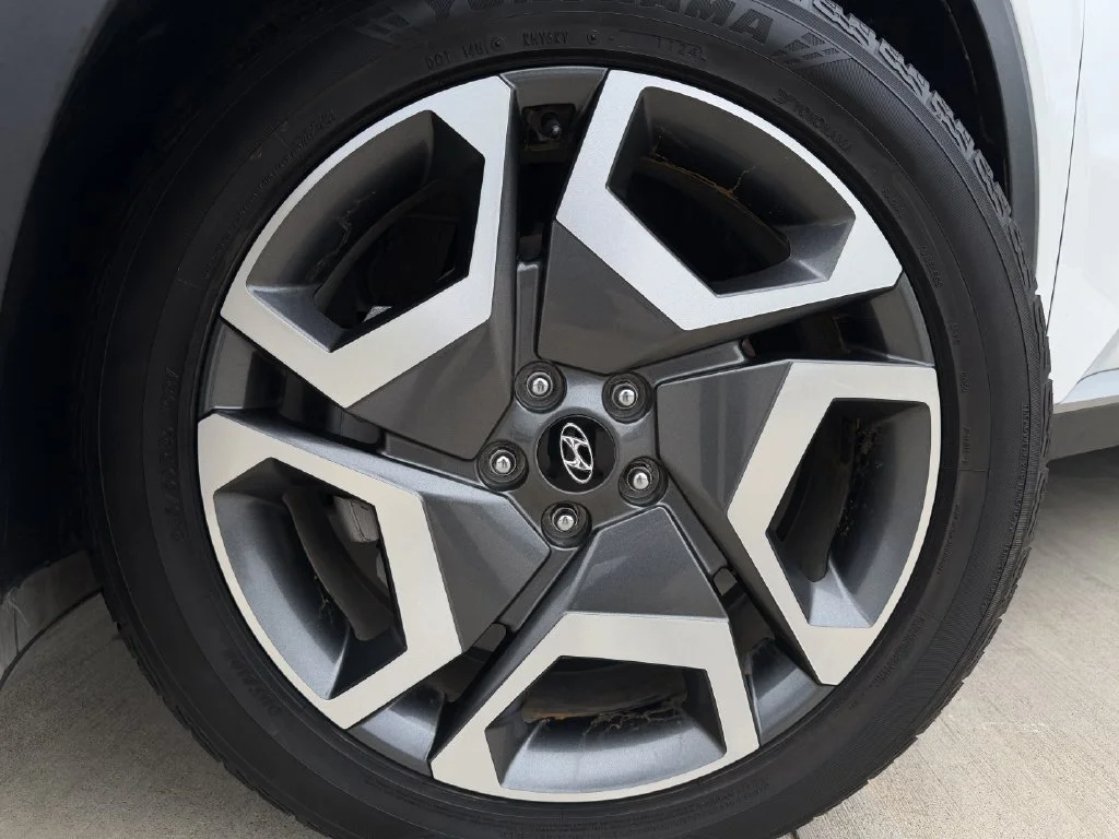 Used 2023 White Hyundai Limited image 9