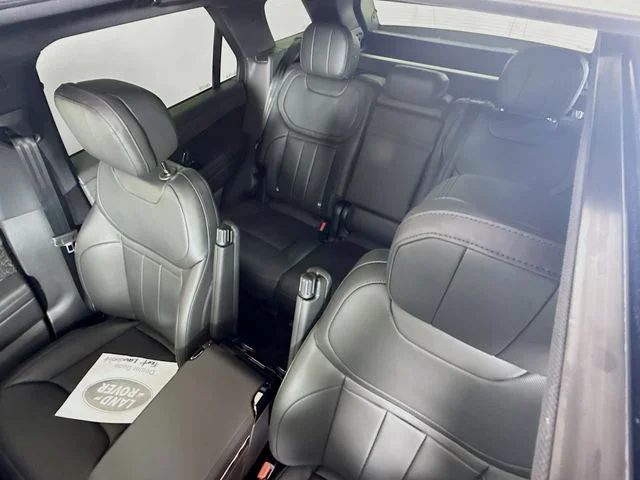 New 2026 Santorini Black Metallic Land Rover Dynamic SE image 14