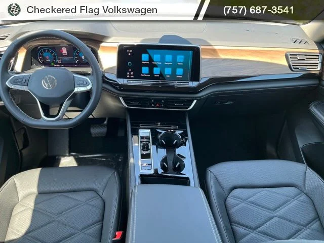 New 2026 White Volkswagen 2.0T SE w/Technology image 31