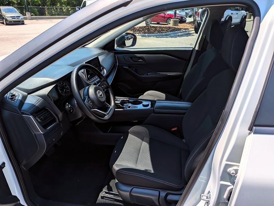 Used 2024 Glacier White Nissan S image 8