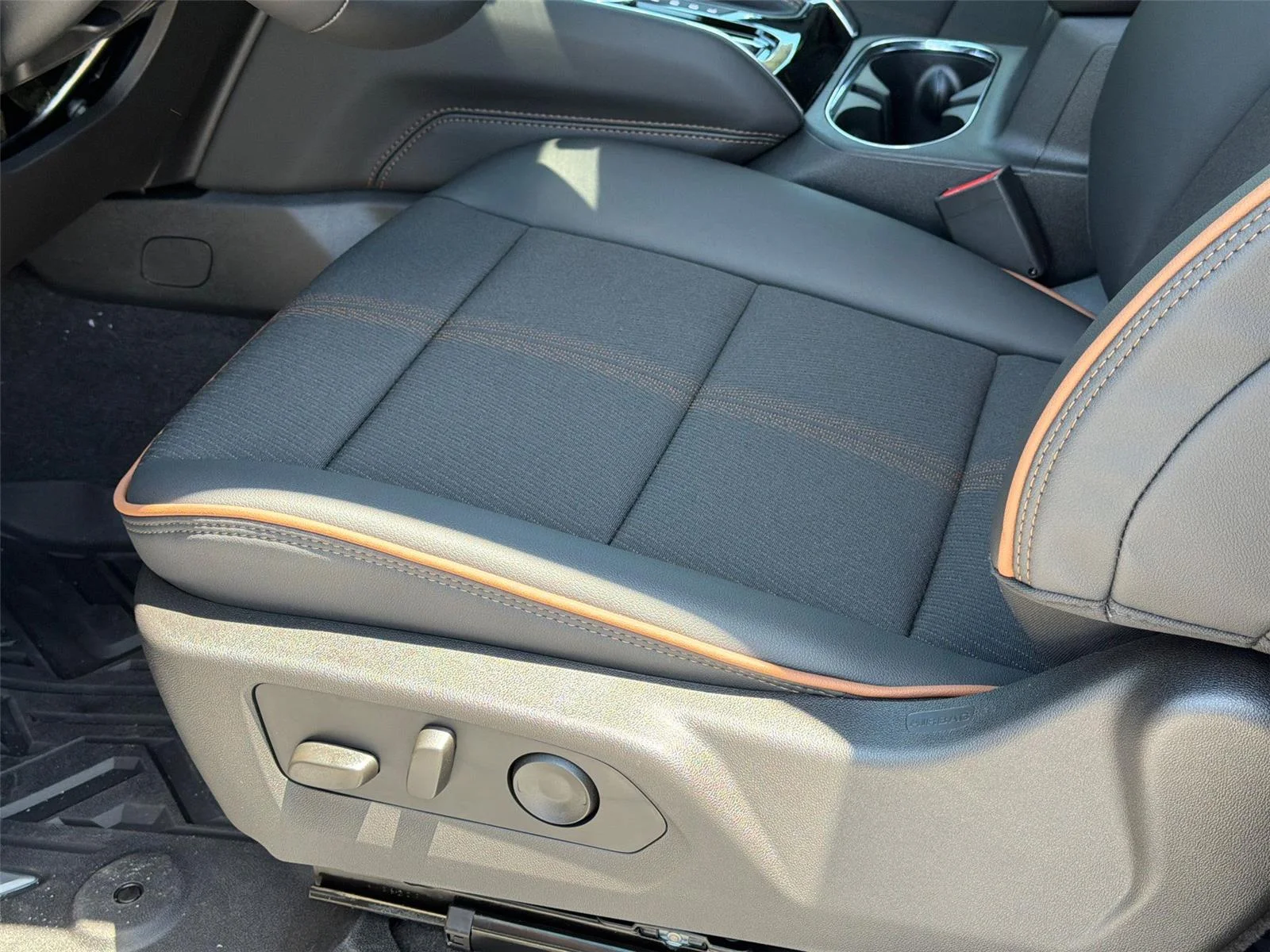 2026 GMC Canyon AT4 - Photo 13