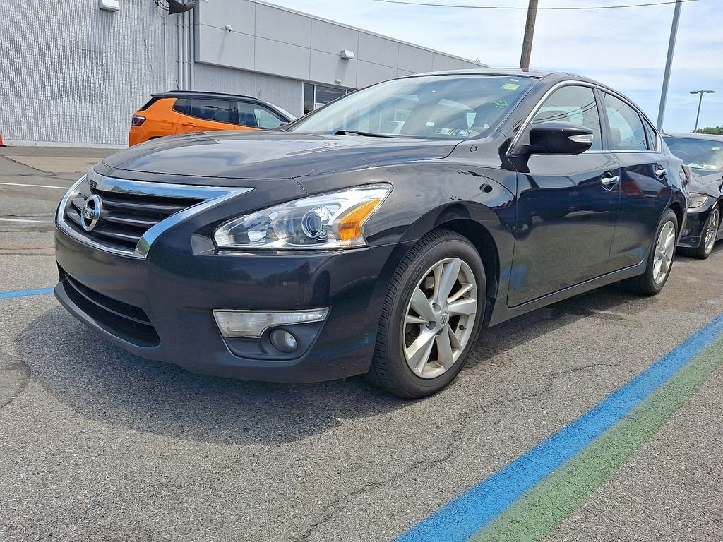 Used 2015 Black Nissan 2.5 SL image 3