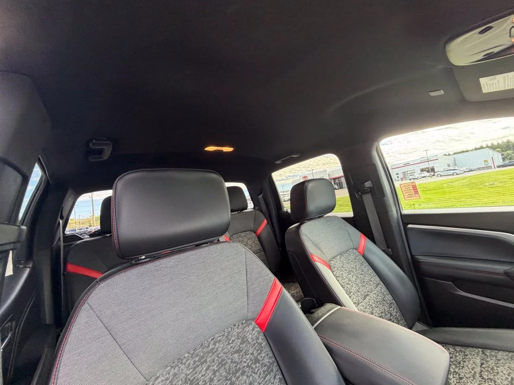 Used 2023 Black Chevrolet Z71 image 36