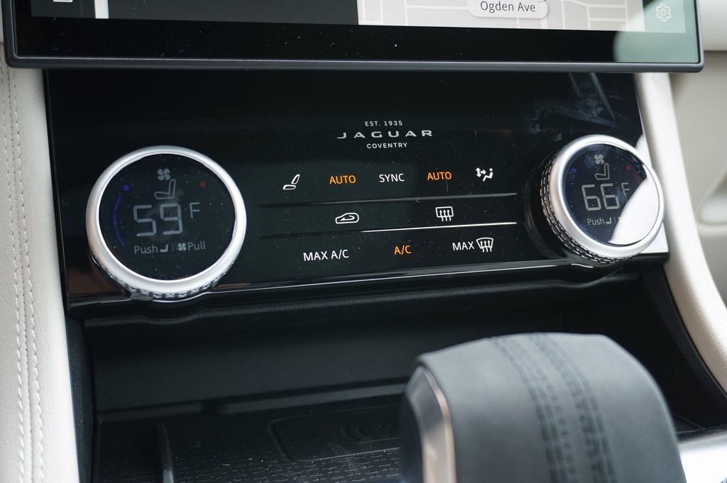 2025 JAGUAR F-PACE - Image 31