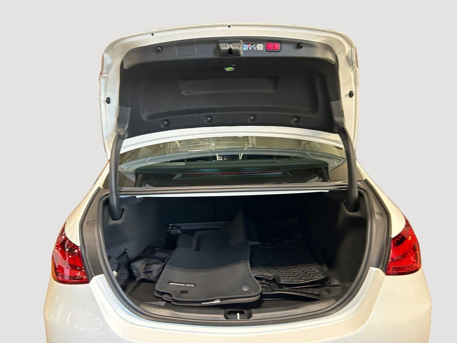 New 2026 Polar White Mercedes-Benz C 300 image 18