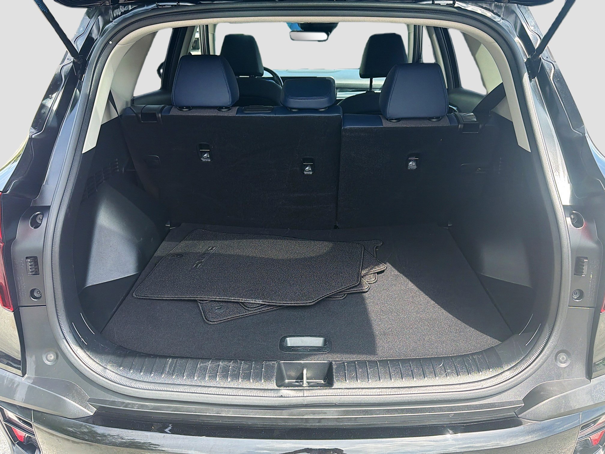 Used 2024 Fusion Black Kia S image 27