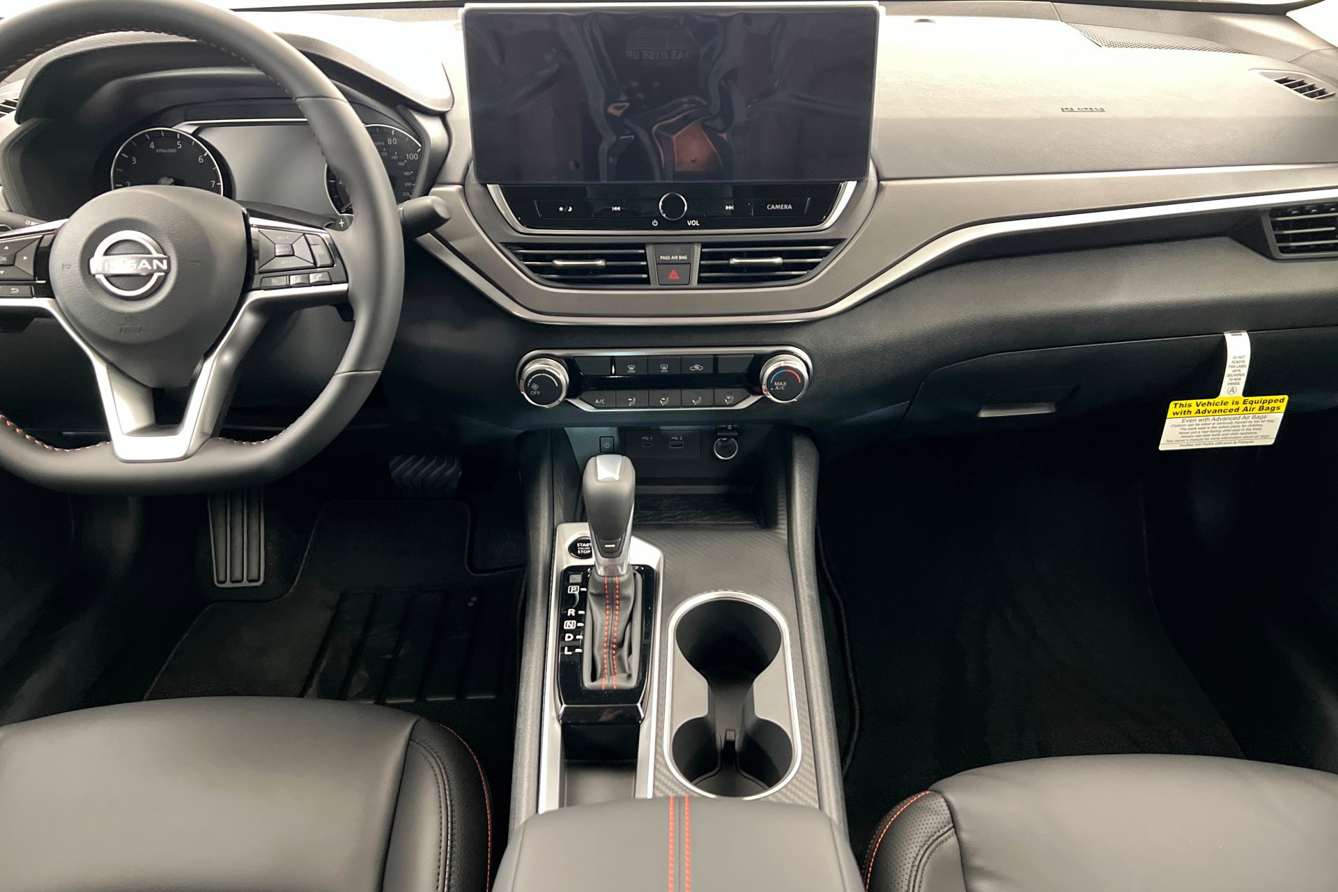 New 2026 Gray Sky Pearl / Super Black Two-tone Nissan SR image 14