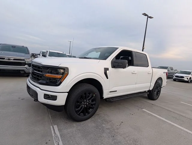 New 2026 Oxford White Ford XLT image 3